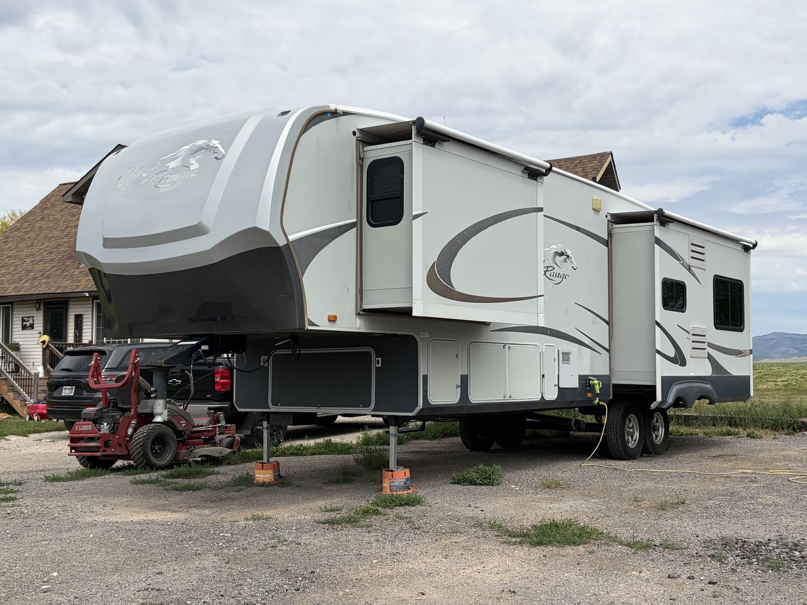 2010 Open Range 34’ RV.