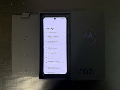 Motorola Razr 2024 8GB RAM, 256GB SSD