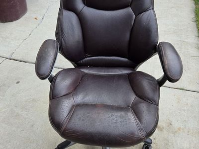 Brown Leather Executive Office Chair – High Back Ergonomic Desk Chair