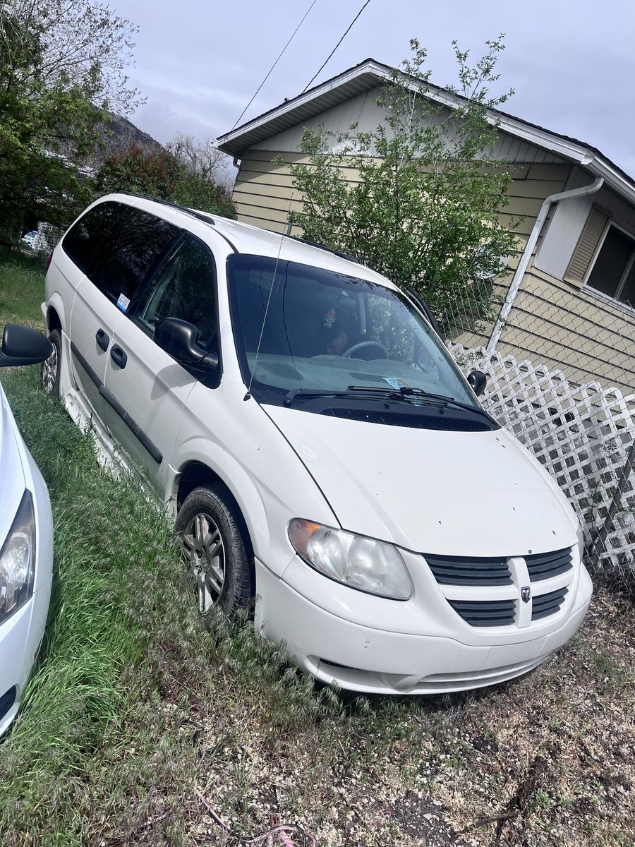2005 DODGE GRAND CARAVAN SE Plus