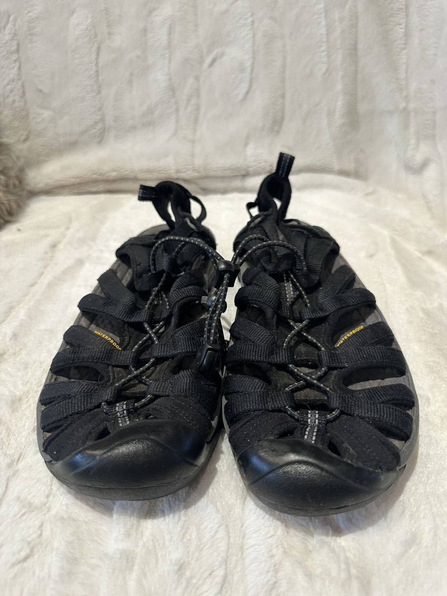 Keen Women’s 9.5 Black WP Hiking Sandals