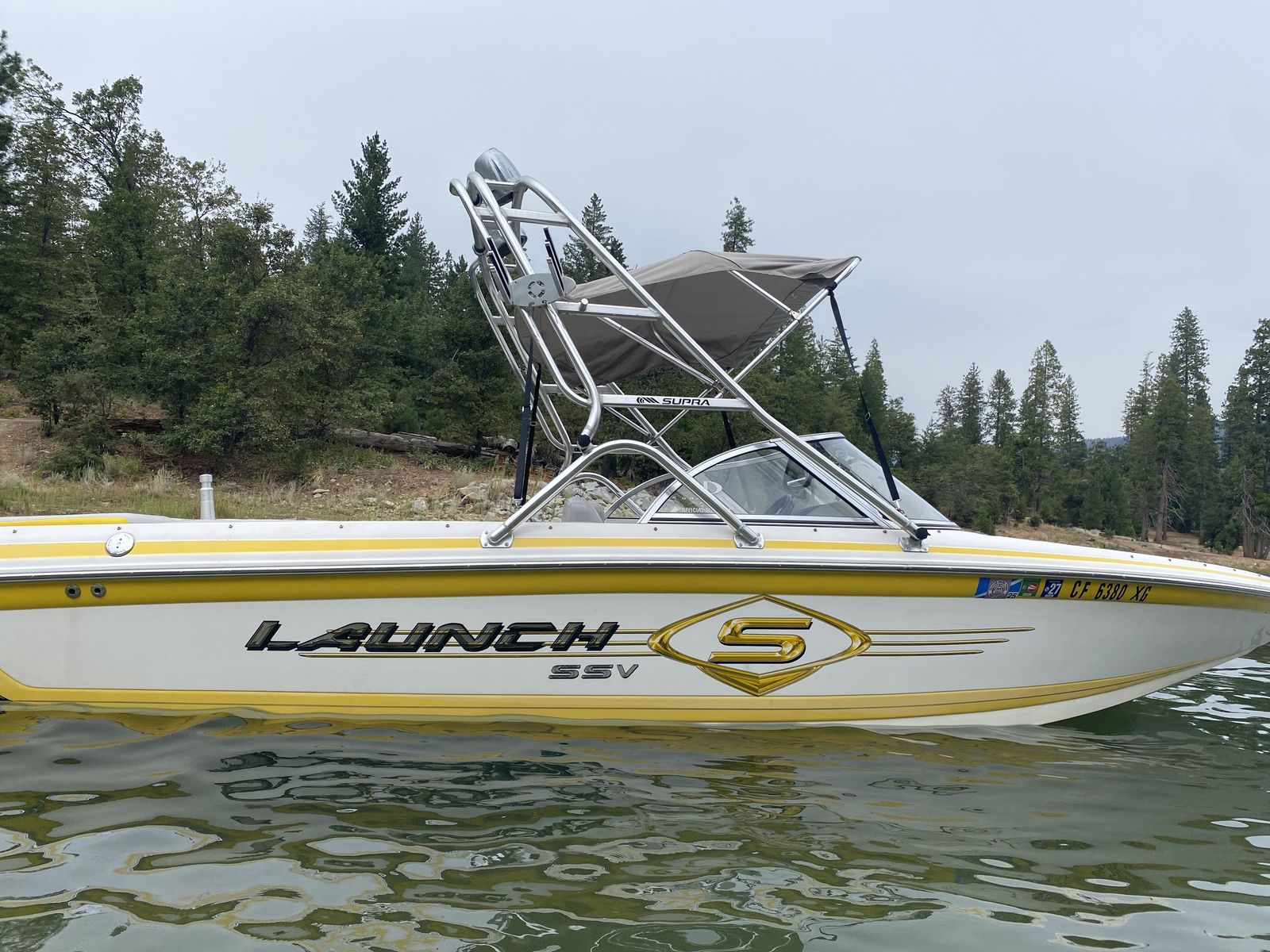 2002 Supra Launch SSV Ski and wakeboard boat