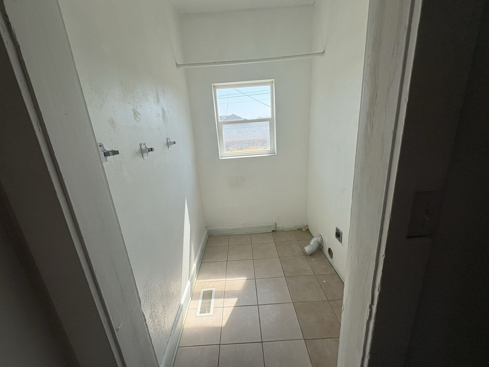 Main image 19
