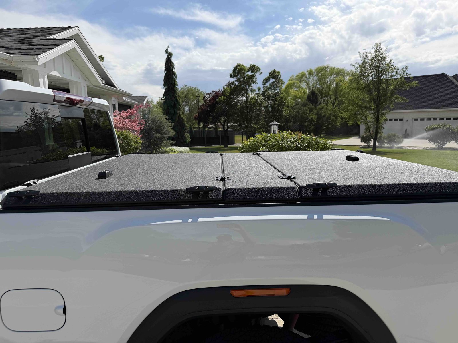 FOR SALE: DiamondBack HD Truck Bed Cover — Like New | $2,000