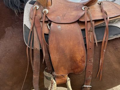 15.5" Western Pleasure Leather Horse Saddle - Used