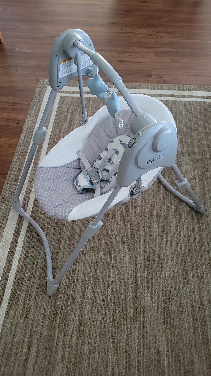 Graco Slim Spaces Compact Baby Swing