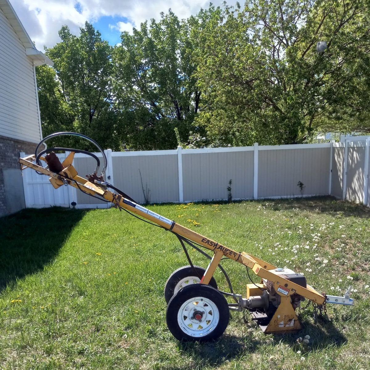 Post hole digger