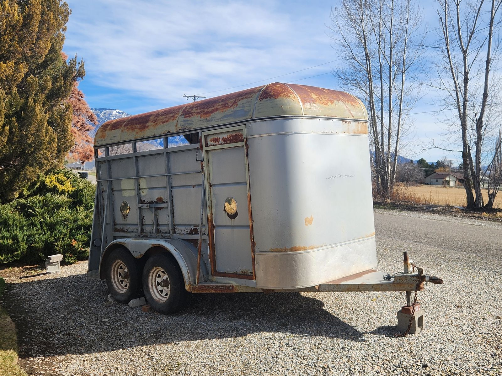 Curtis built 3 horse slant load