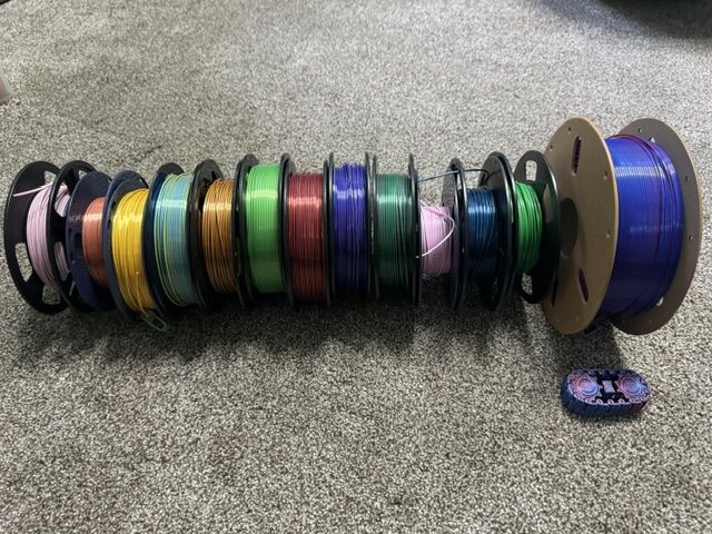 Miscellaneous Silk Filament tri color 200-250 grams, 1000 gram roll use slightly