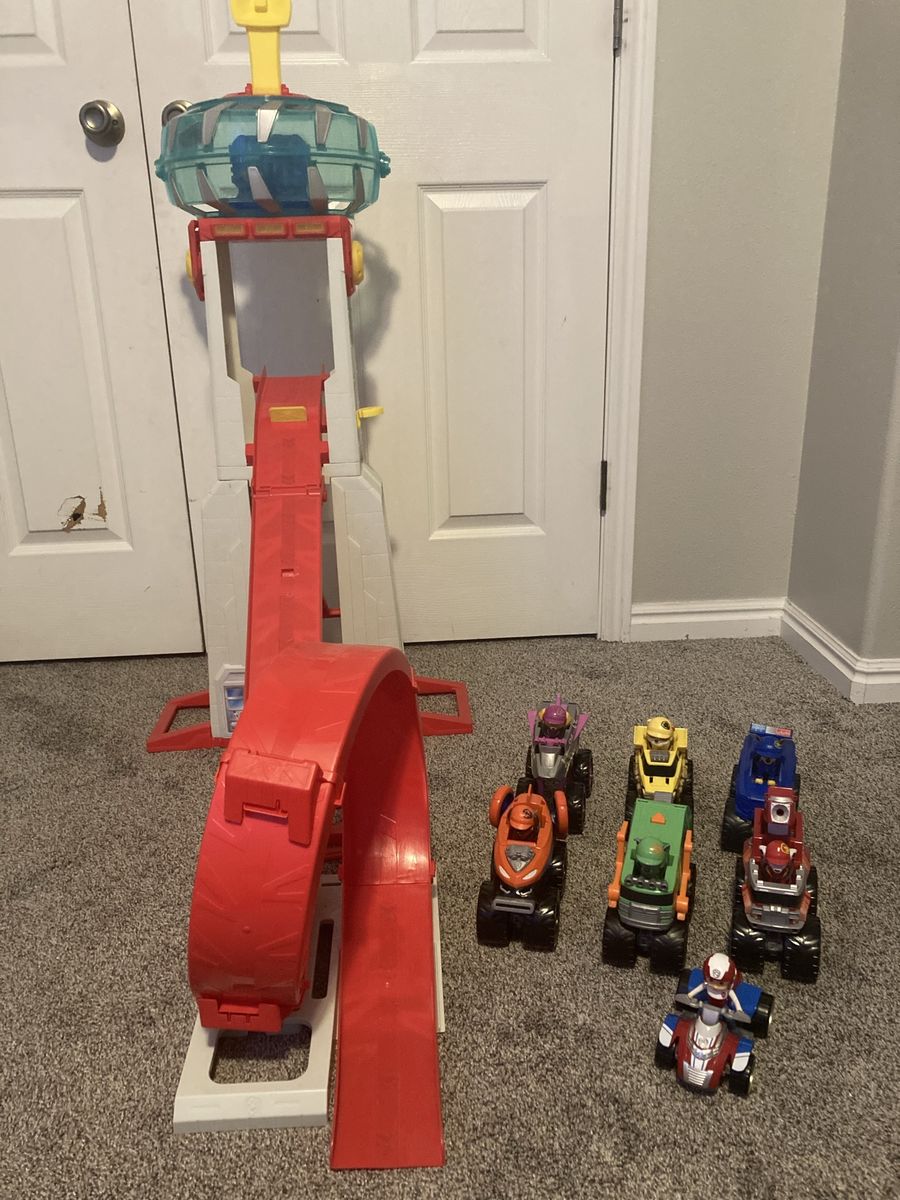 Paw Patrol Rescue Wheels Super Loop Tower HQ