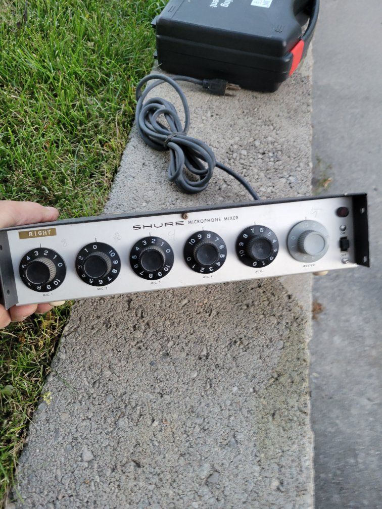 Shure Brothers M68 Microphone Mixer - Vintage Audio Equipment for 4 Microphones plus Aux Input