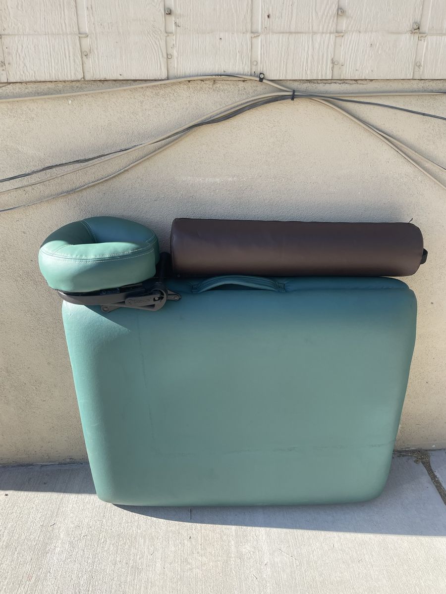 EarthLite Pegasus Portable Massage Table