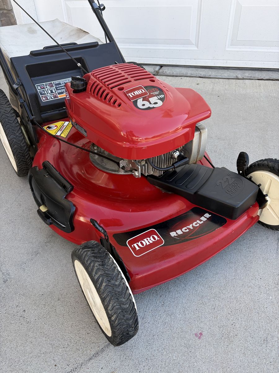 Toro Recycler 22” Self-Propelled Lawn Mower