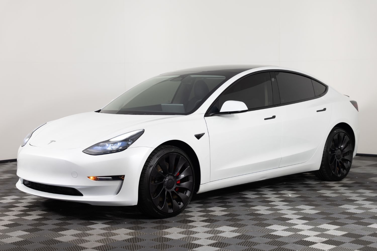 2023 Tesla Model 3 Performance
