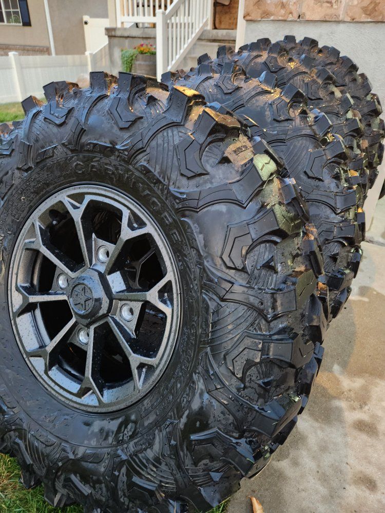 Polaris RZR XP 1000 Wheel & Tire - Maxxis Carnivore 30x10.00R14