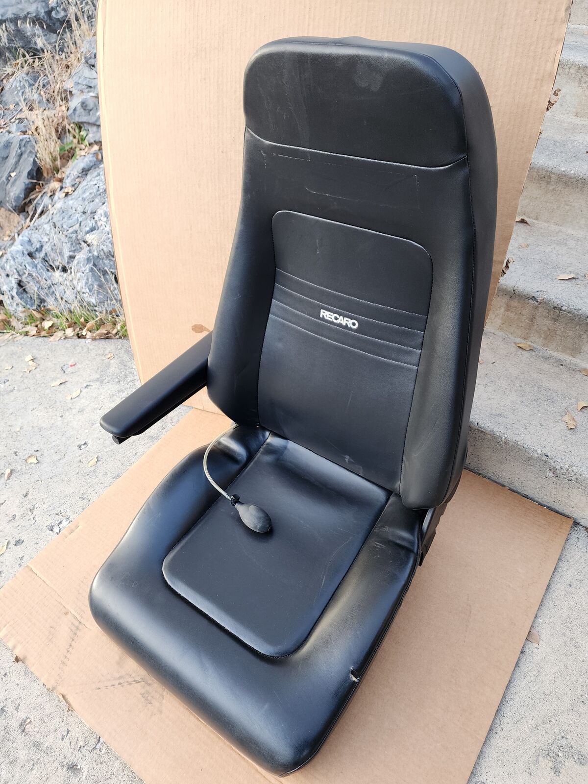 RECARO Specialist M Seat With Arm Rest Armrest Black Leather/Black Leather Driver Side Front