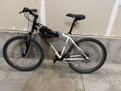 Mens Trek 820 ST