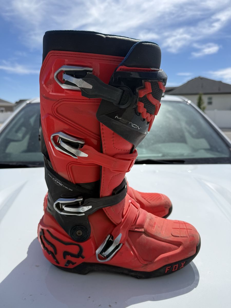 Fox Motion Dirt Bike Boots - Adult Men's Size 10 - Red/Black - Worn Twice - Excellent Condition