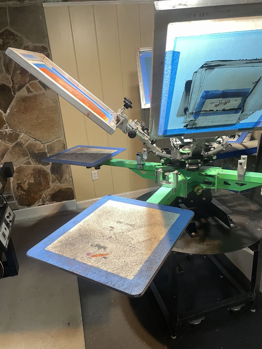 Screen printing press