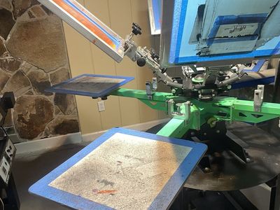 Screen printing press