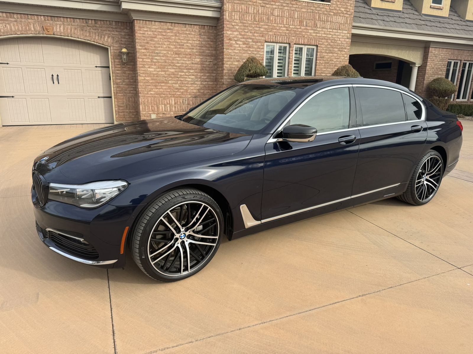 2016 BMW 7 740i