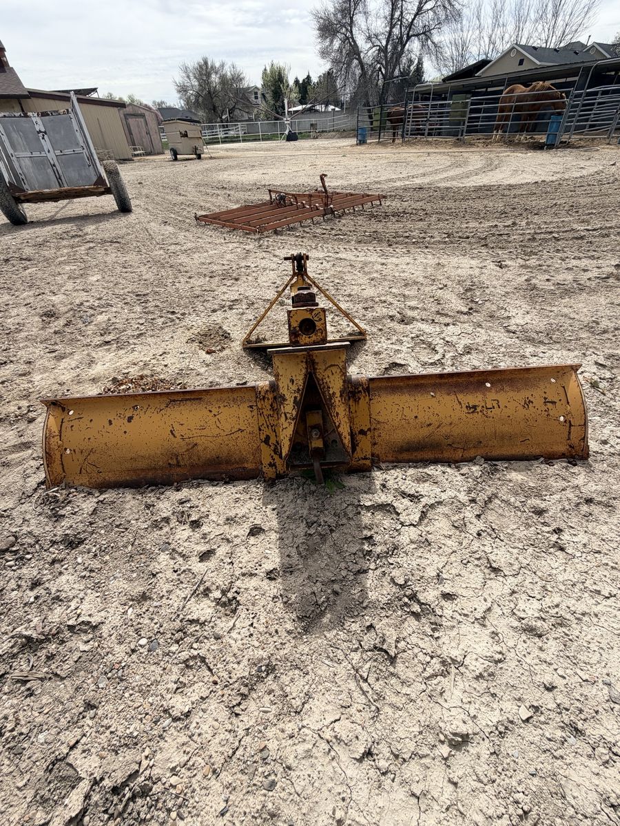 3-Point Rear Grader Blade – Tractor Attachment