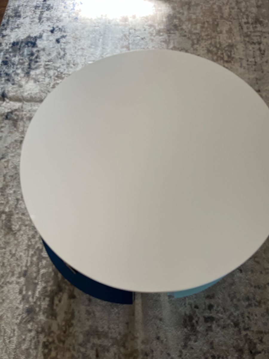 Main image 3