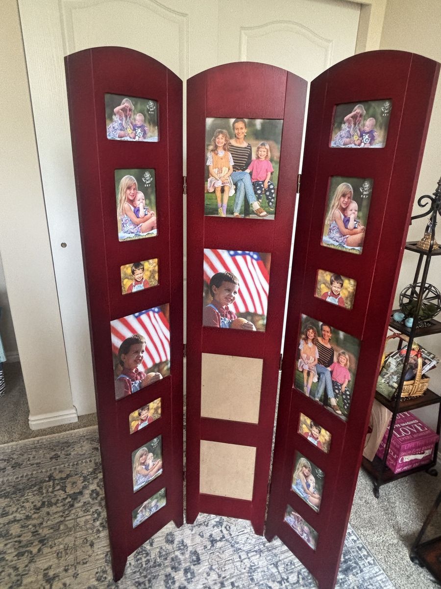 Cherrywood Photo Frame Display Room or Divider Screen - Holds 18 Photos