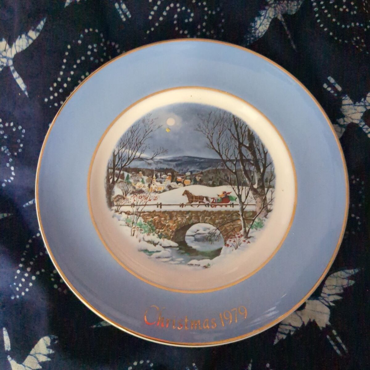 Vintage 1979 Christmas plate