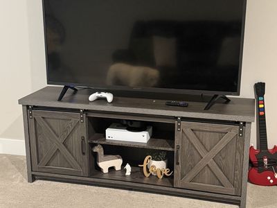 Entertainment center