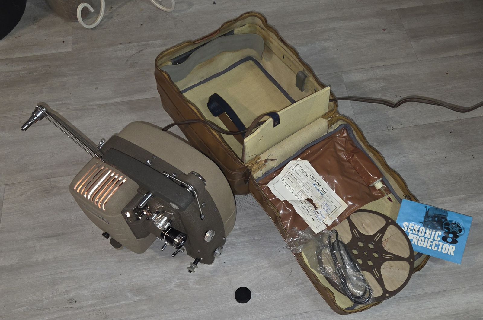 Vintage Sekonic High Lite 8 Projector Model 30ML - TESTED & WORKING w/ Case, Manual