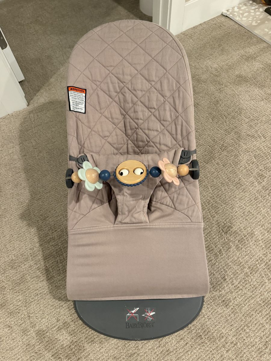 BabyBjörn Bouncer in Taupe with Wooden Toy Bar
