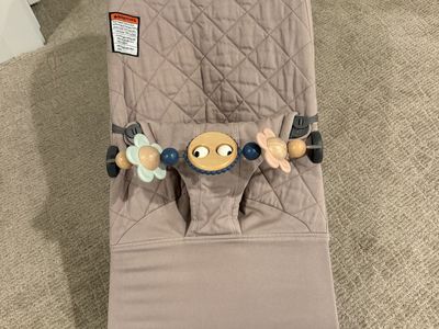 BabyBjörn Bouncer in Taupe with Wooden Toy Bar