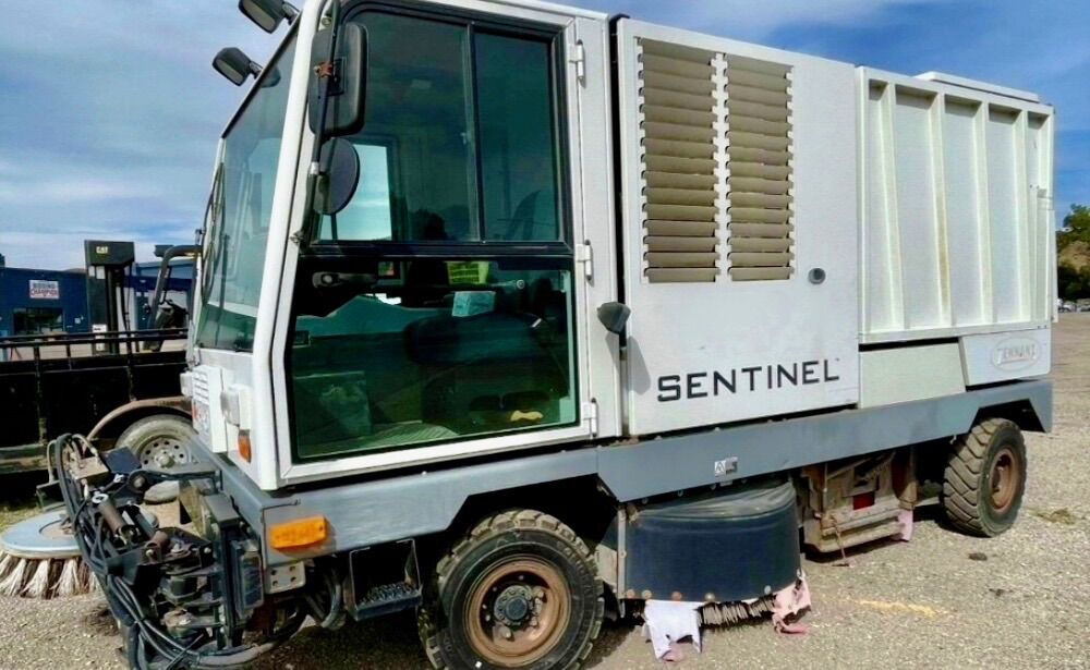 Tennant Sentinal Street Seeeper Cat Power Low Hrs