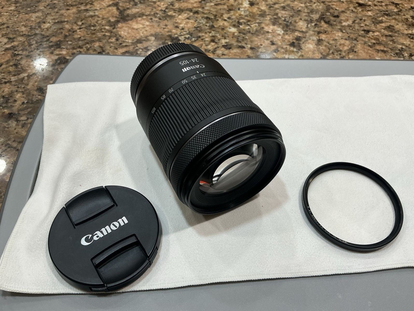 Canon RF 24-105mm F4-7.1 IS STM Lens with UV Filter - Excellent Condition
