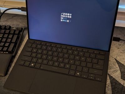 ASUS ROG Flow Z13 2025 model AMD Ryzen AI Max+ 395 - 32GB RAM - 1TB SSD with extras.