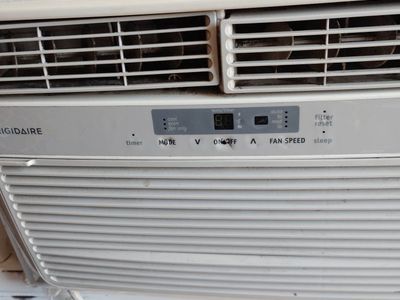 Frigidaire FFRA08L2S1 8,000 BTU Window Air Conditioner - Cooling Unit