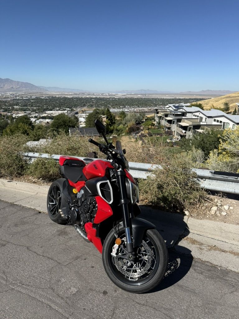 2022 Ducati Diavel V4 W/ Akraprovic