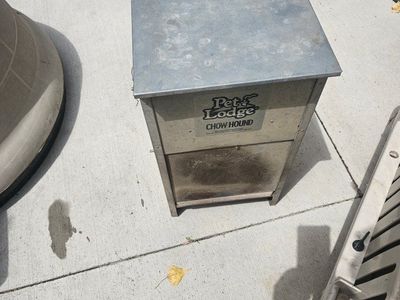 Pet Lodge Chow Hound Galvanized Steel Outdoor Pet Feeder