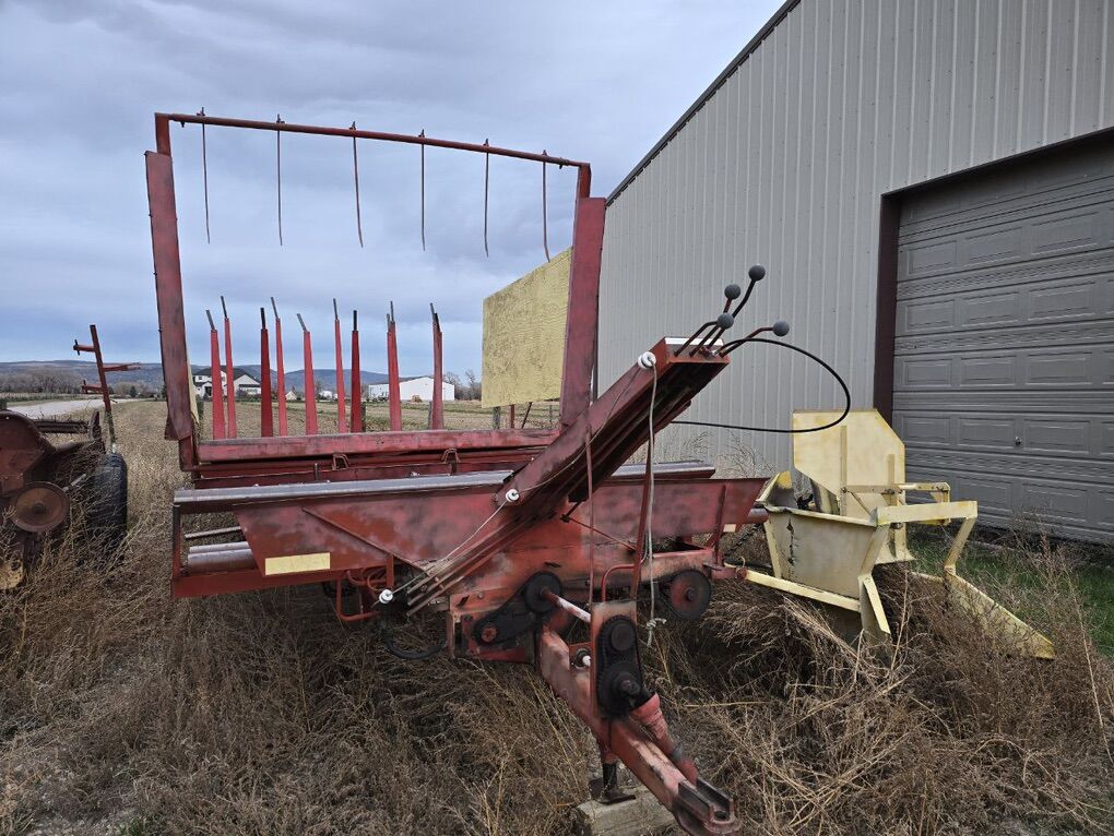 New holland Bale Wagon