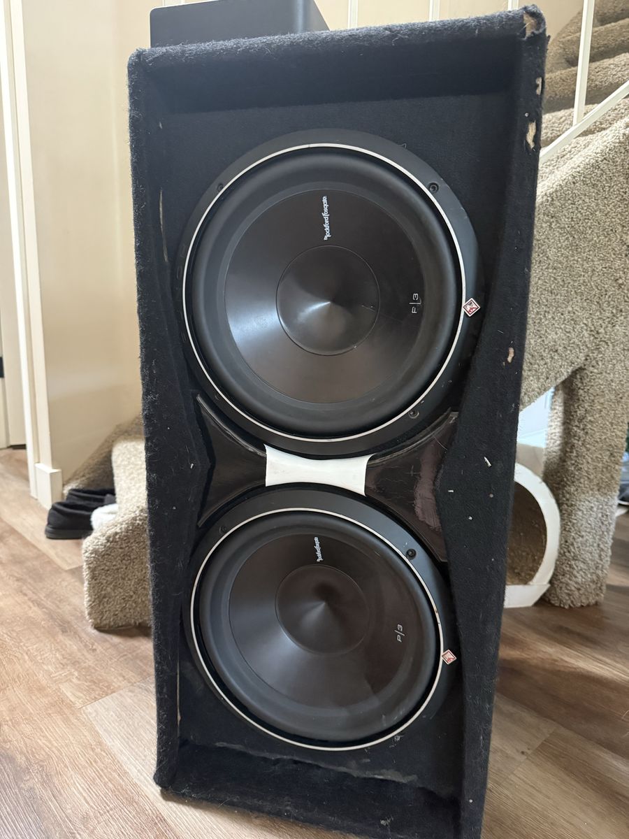 Rockford Fosgate P3 12" Dual Car Subwoofers in Ported Enclosure & Amp - Used, in great working condition