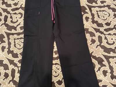 Black Bottom Scrub Pants