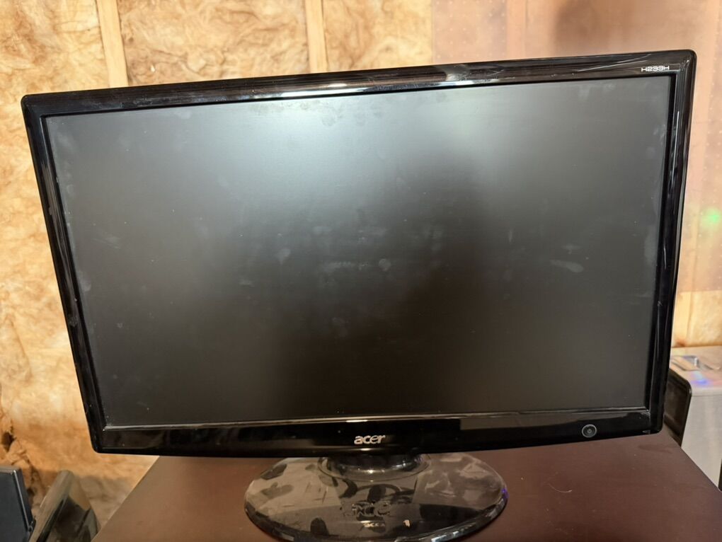23 Inch Monitor
