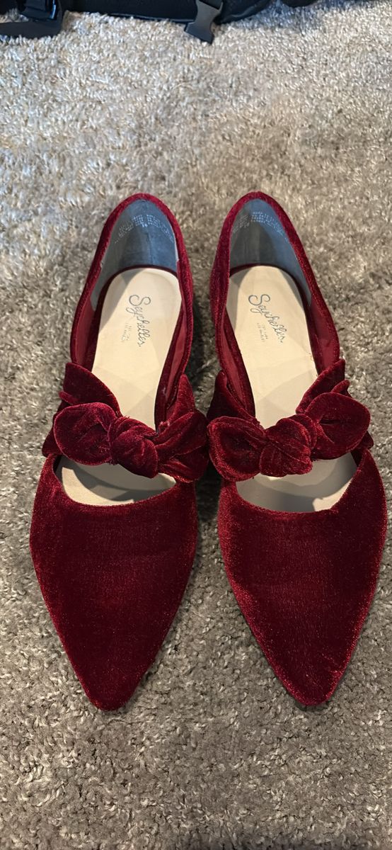 Red Velvet Flats