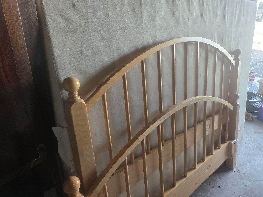 bedframe,mattress and boxspring