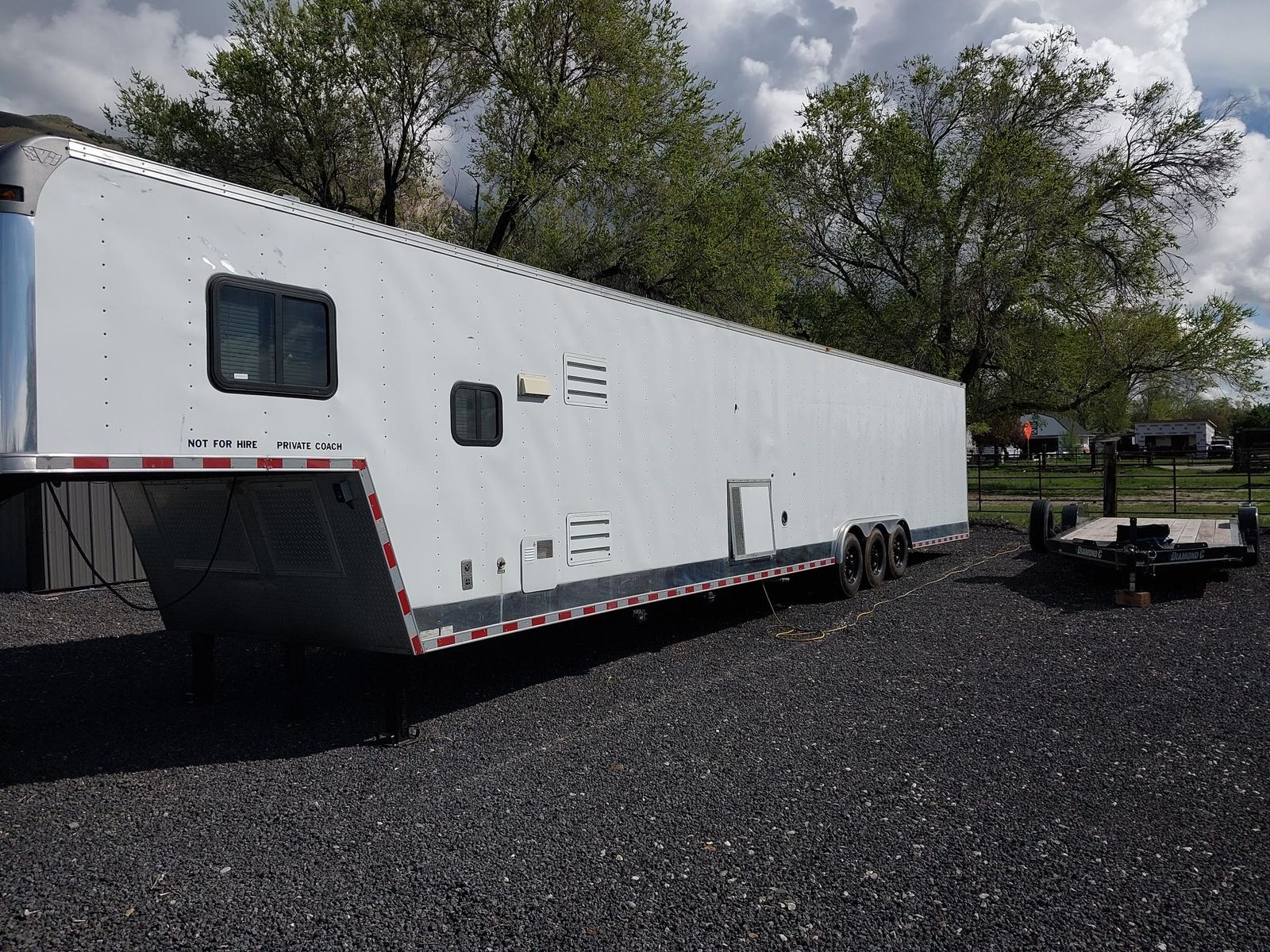 48' Vintage living quarter race trailer / Toyhauler
