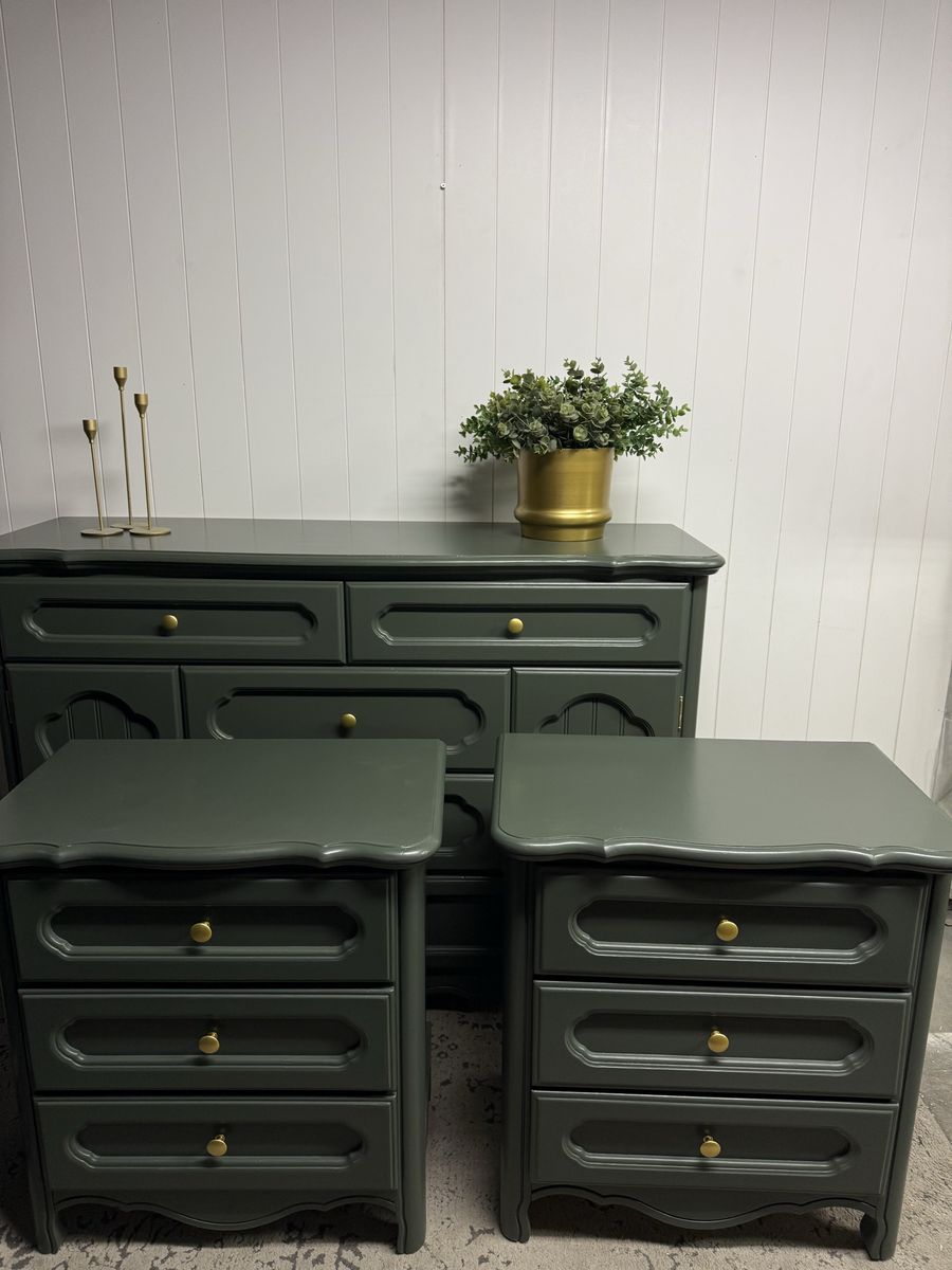 Dark Green Dresser SeT