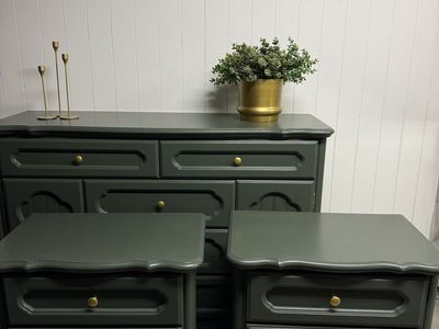Dark Green Dresser SeT