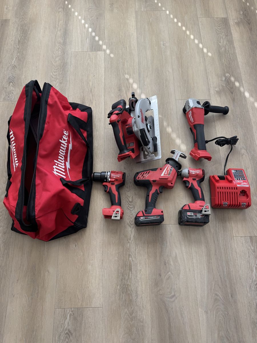 Milwaukee Cordless Tool Set