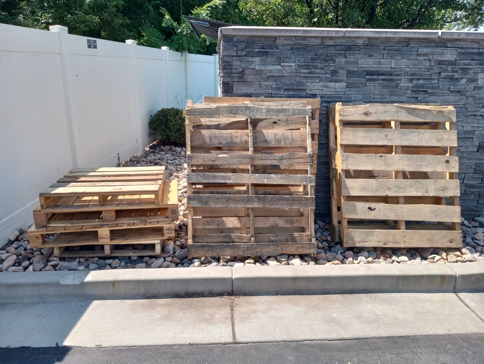 FREE Pallets